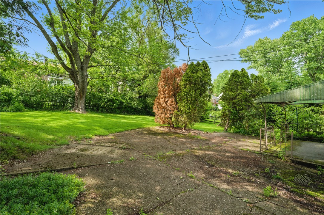 Bethel Park, Pennsylvania 15102, United States, 2 Bedrooms Bedrooms, ,2 BathroomsBathrooms,Residential,Contingent,148647