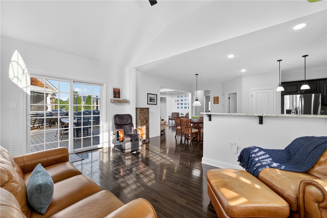 North Strabane, Pennsylvania 15317, United States, 4 Bedrooms Bedrooms, ,3 BathroomsBathrooms,Residential,Contingent,154217