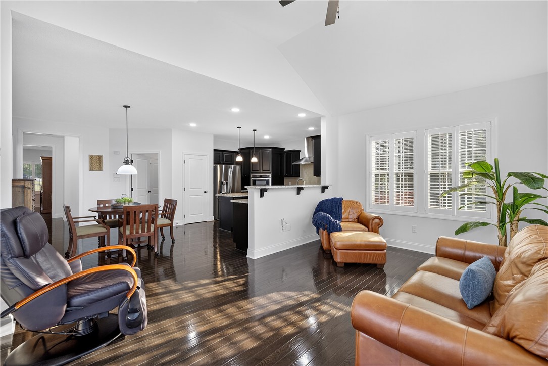 North Strabane, Pennsylvania 15317, United States, 4 Bedrooms Bedrooms, ,3 BathroomsBathrooms,Residential,Contingent,154217