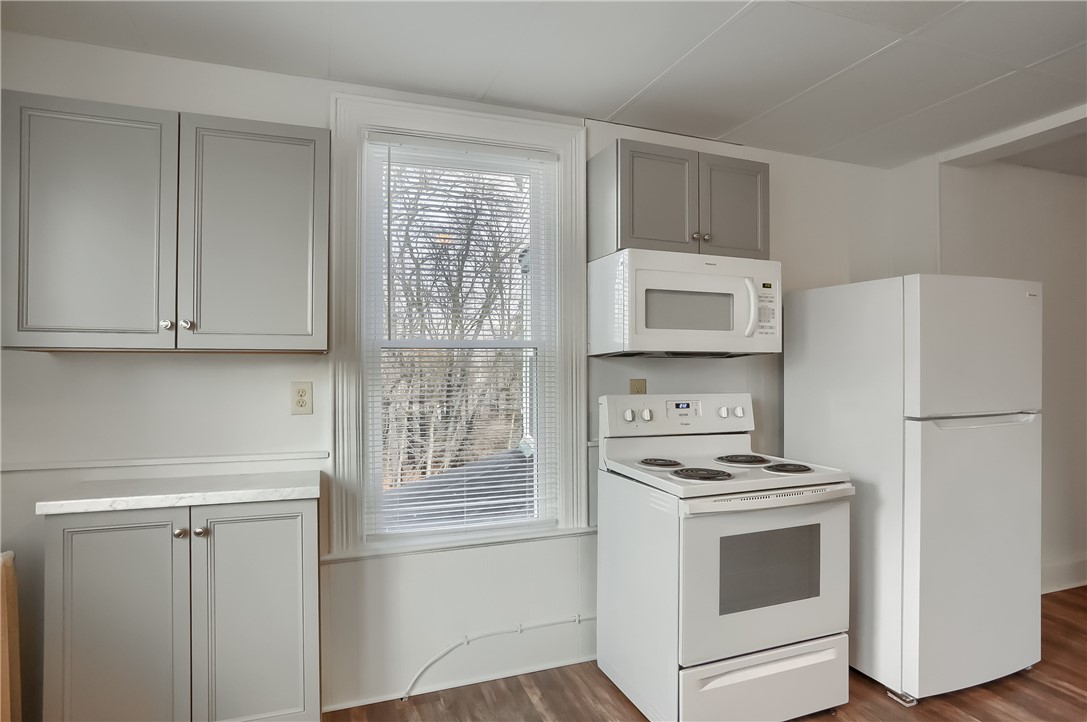 Zelienople Boro, Pennsylvania 16063, United States, 2 Bedrooms Bedrooms, ,1 BathroomBathrooms,Residential,Active,23171