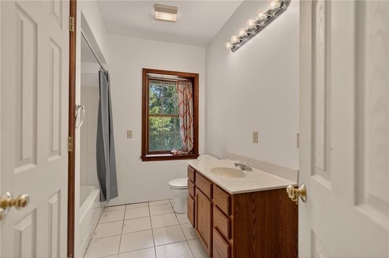 Canonsburg, Pennsylvania, 15317, United States, 5 Bedrooms Bedrooms, ,5 BathroomsBathrooms,Residential,Active,2009822