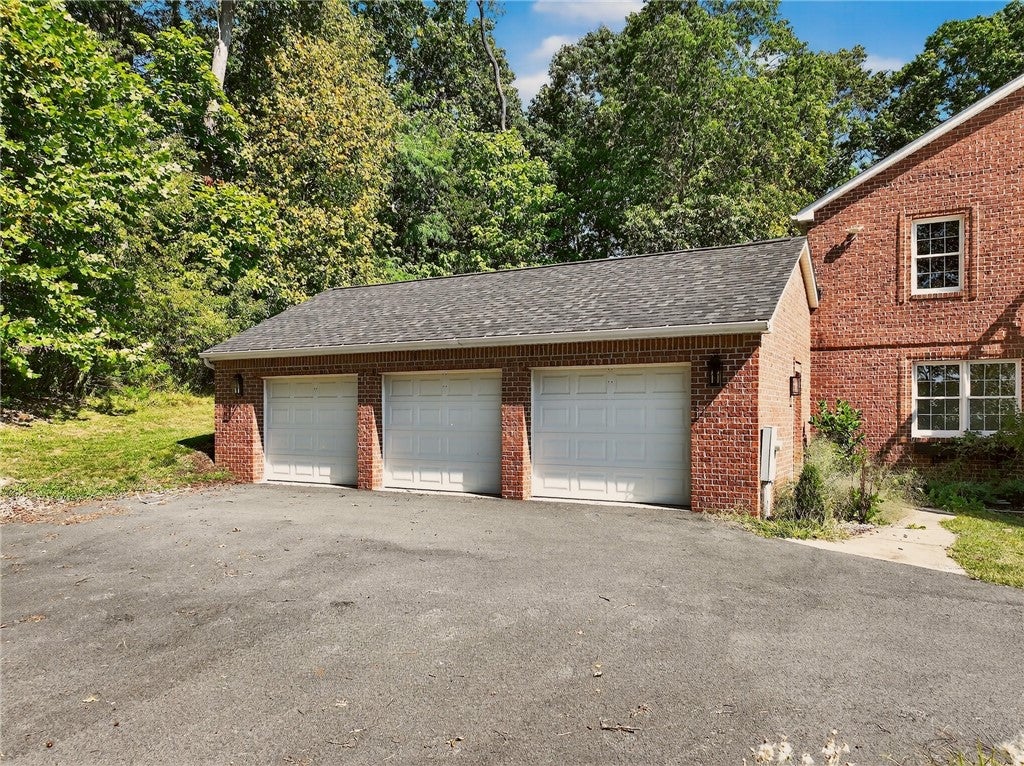 Canonsburg, Pennsylvania, 15317, United States, 5 Bedrooms Bedrooms, ,5 BathroomsBathrooms,Residential,Active,2009822