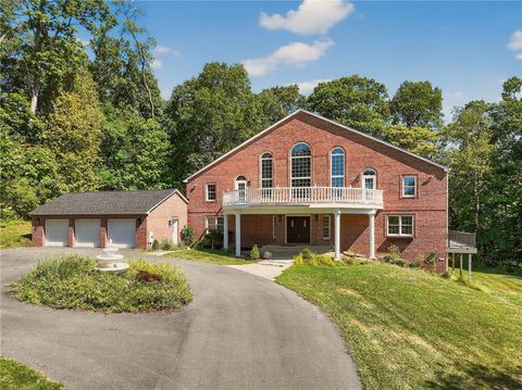 110 Oakhurst Dr Peters Twp PA 15317