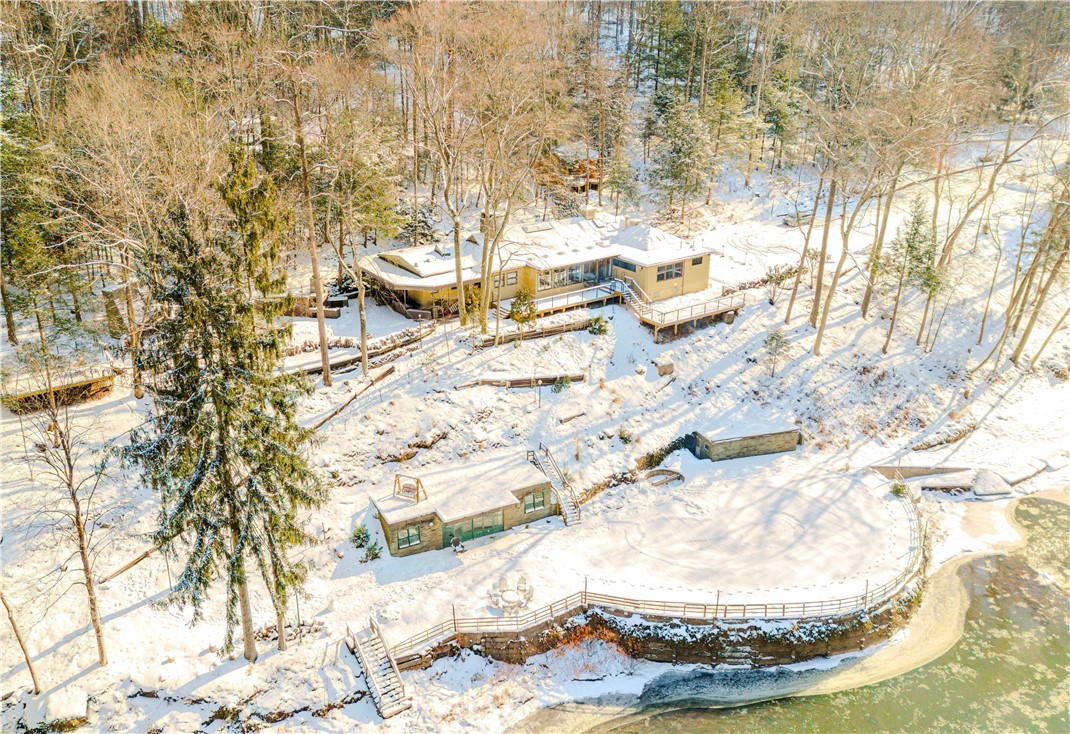 2177 Armstrong Rd