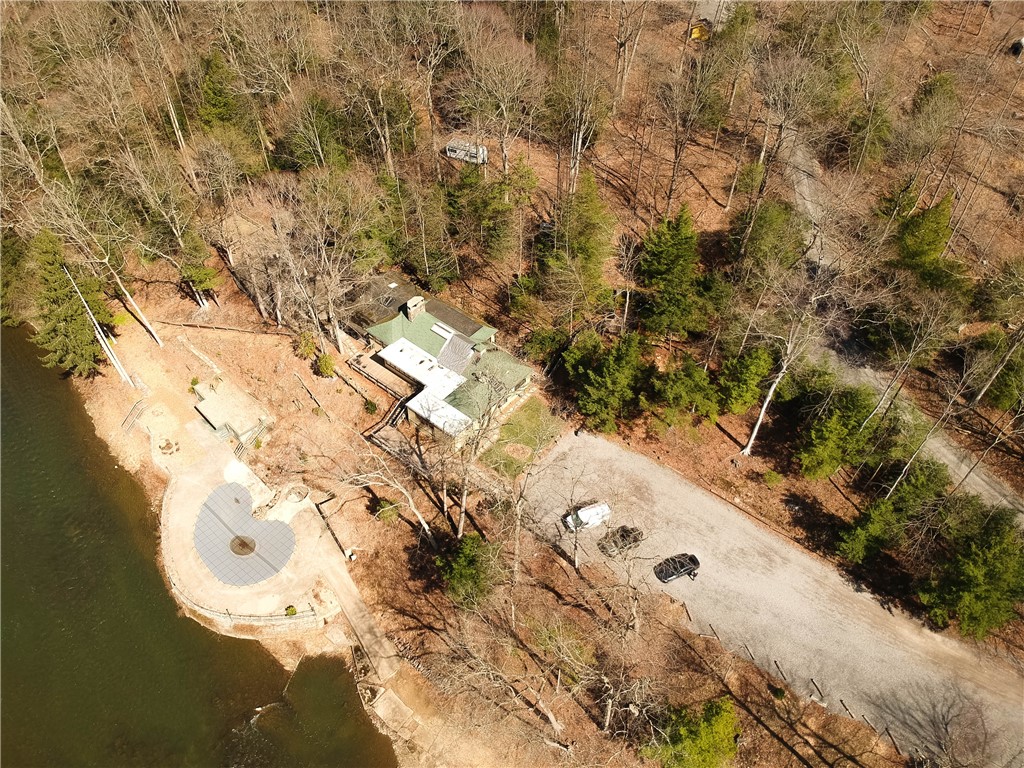 2177 Armstrong Rd