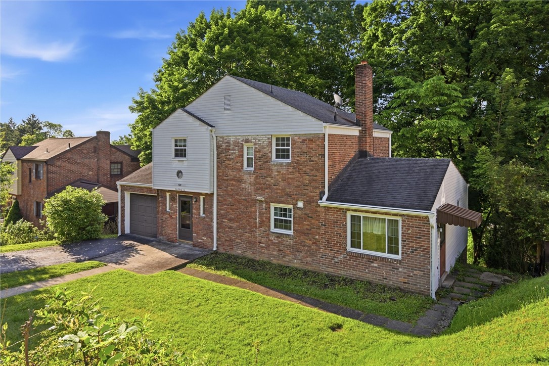 Photo 1 of 28 — 126 Columbia Dr, Pleasant Hills, PA 15236