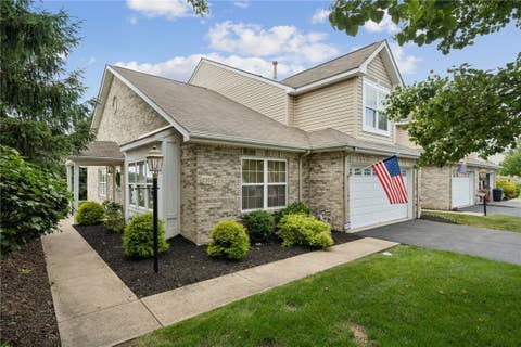Townhouse For Sale - 2300 Wheatland Circle Cir<br/> Murrysville, PA 15626