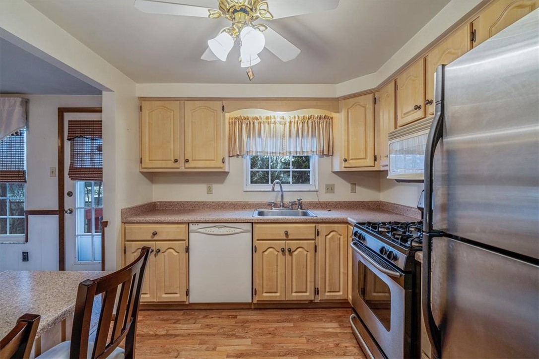126 Heather Dr Dr, Monroeville, Pennsylvania image 10