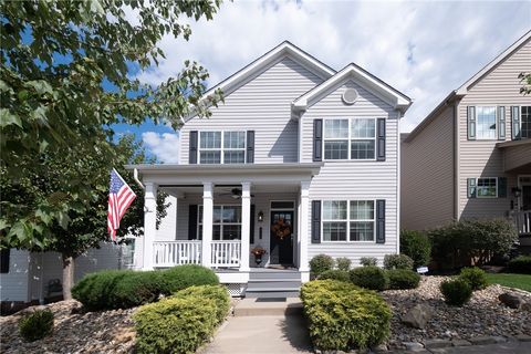 Photo of 414 Wealdstone Rd, Cranberry Twp, PA 16066 (MLS # 1727382)