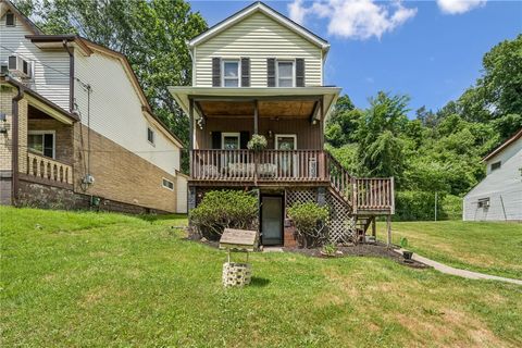 Photo of 1110 Creek St, Homestead, PA 15120 (MLS # 1761035)