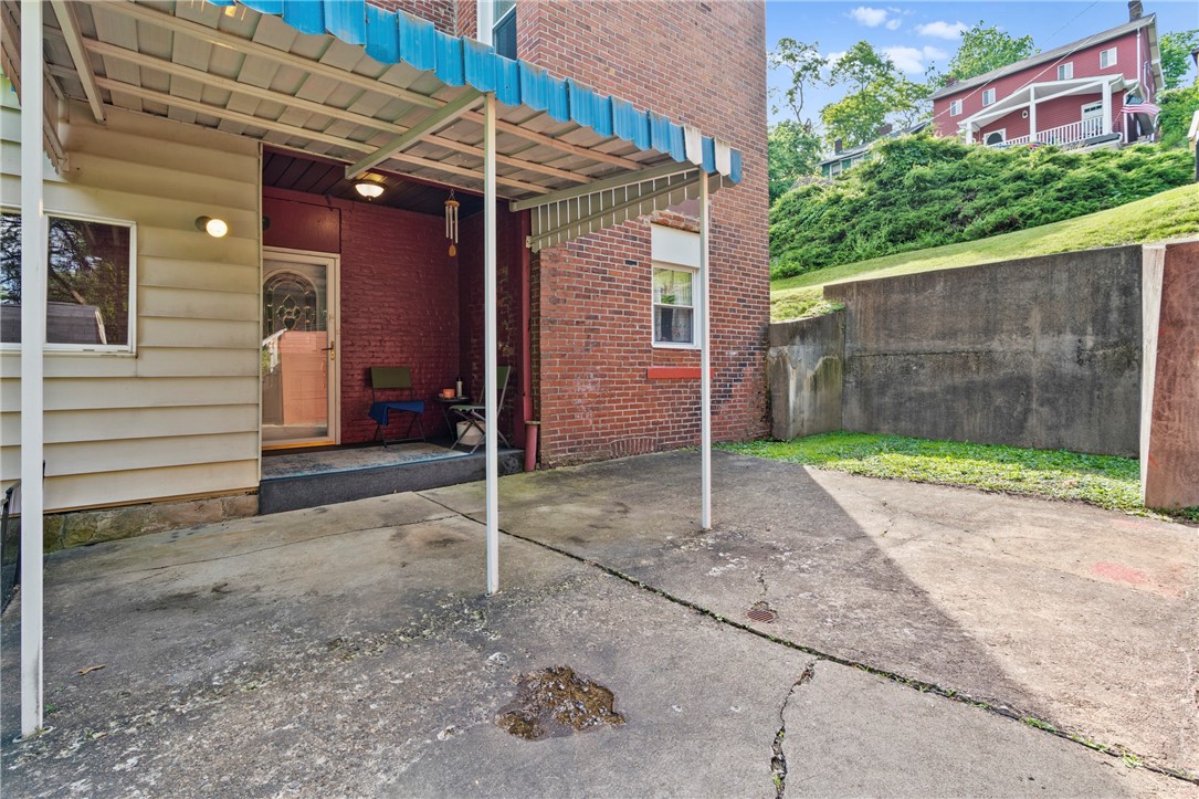 555 Hazelwood Ave