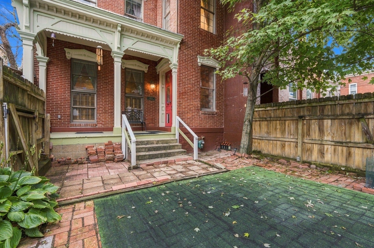 312 DENNISTON Street A