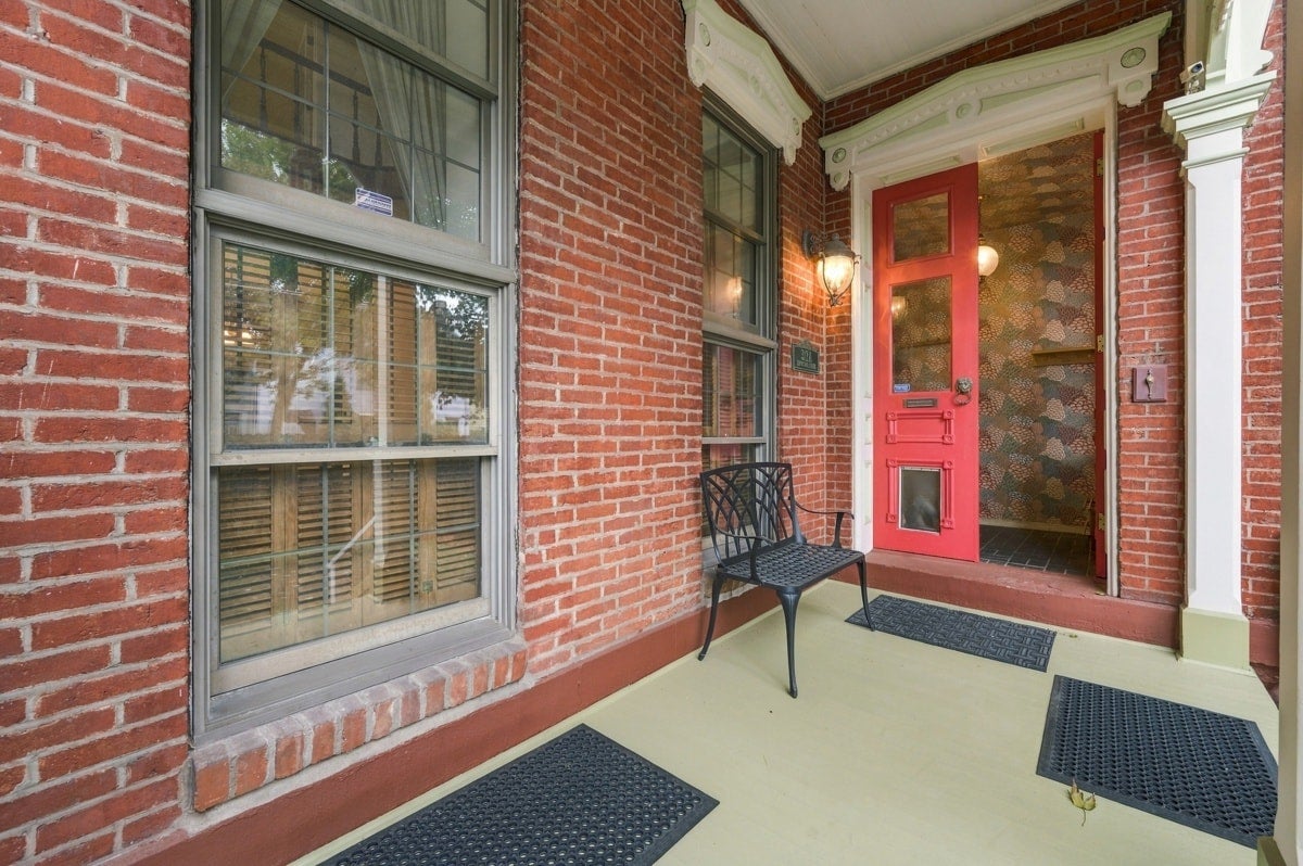 312 DENNISTON Street A