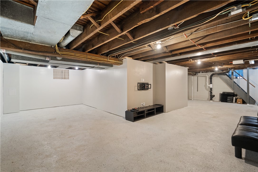 Bell Acres, Pennsylvania 15143, United States, 4 Bedrooms Bedrooms, ,4 BathroomsBathrooms,Residential,Active,18718