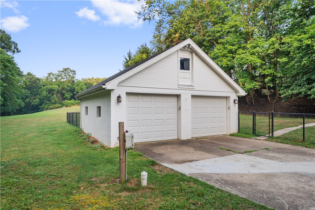 Bell Acres, Pennsylvania 15143, United States, 4 Bedrooms Bedrooms, ,4 BathroomsBathrooms,Residential,Active,18718