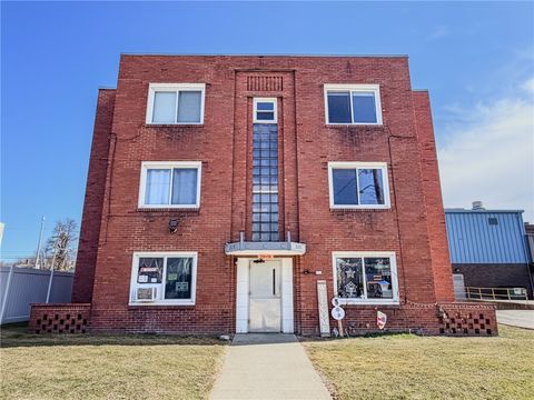 Photo of 315 N Washington St #20, Butler, PA 16001 (MLS # 1742333)