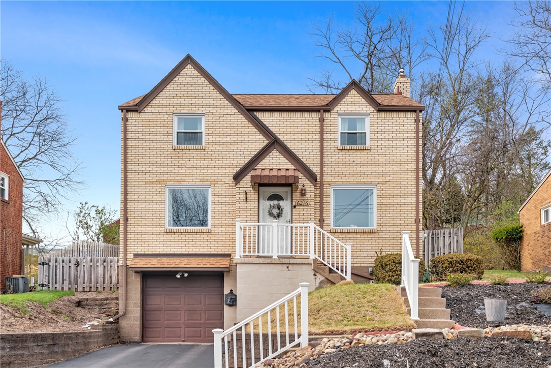 6216 Hallwood Drive, Verona, Pennsylvania image 2