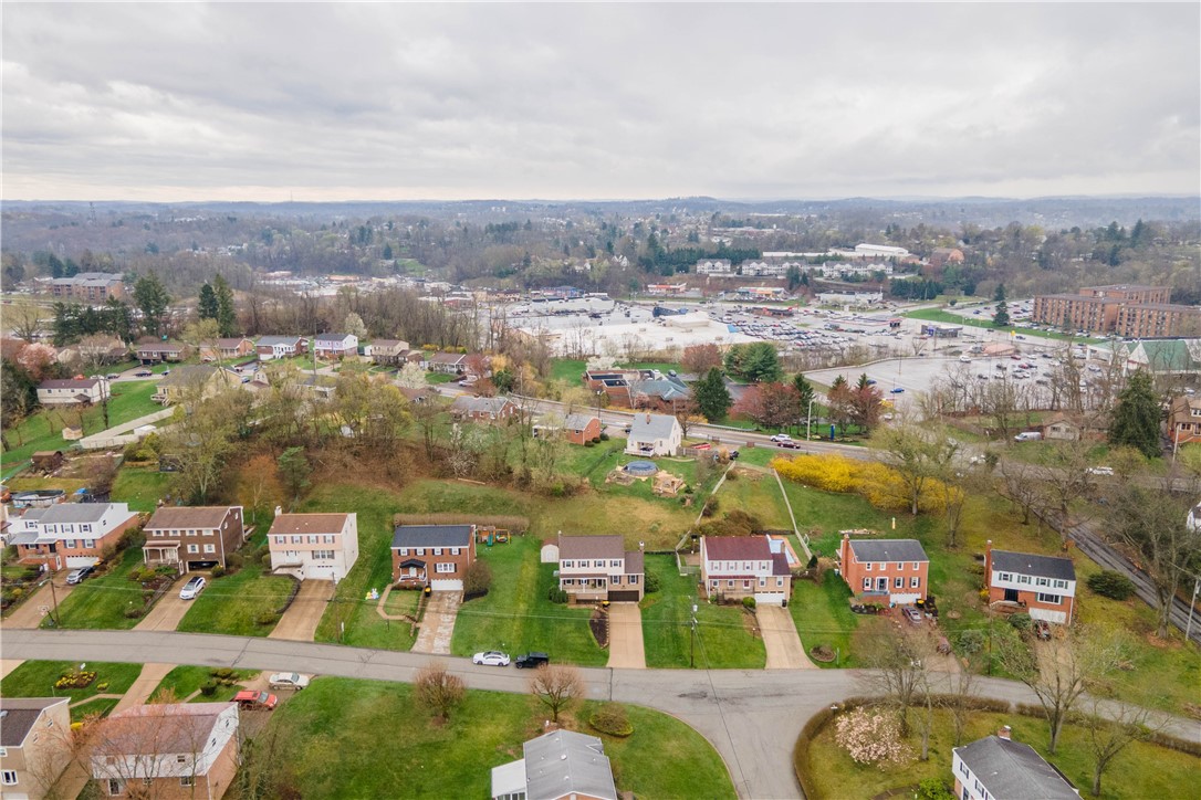 8043 Lawrence Drive Dr, Bethel Park, Pennsylvania image 5