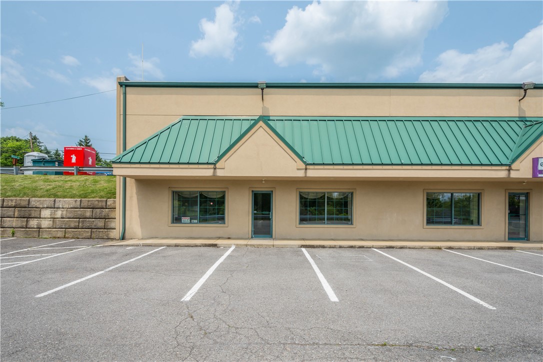 Photo 1 of 22 — 1100 Steubenbville Pike, Hanover Twp, PA 15021