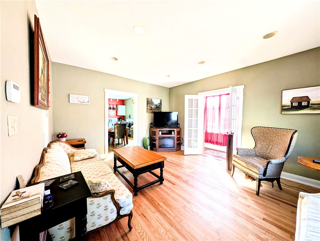 Ligonier Boro, Pennsylvania 15658, United States, 4 Bedrooms Bedrooms, ,2 BathroomsBathrooms,Residential,Active,181101