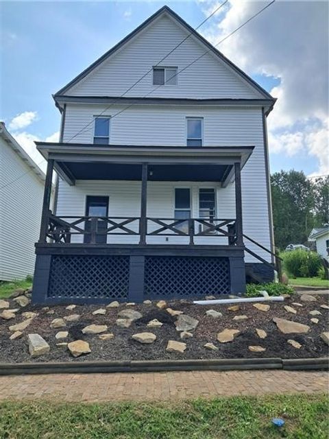 Photo of 365 Chestnut St, Hyde Park, PA 15641 (MLS # 1736841)