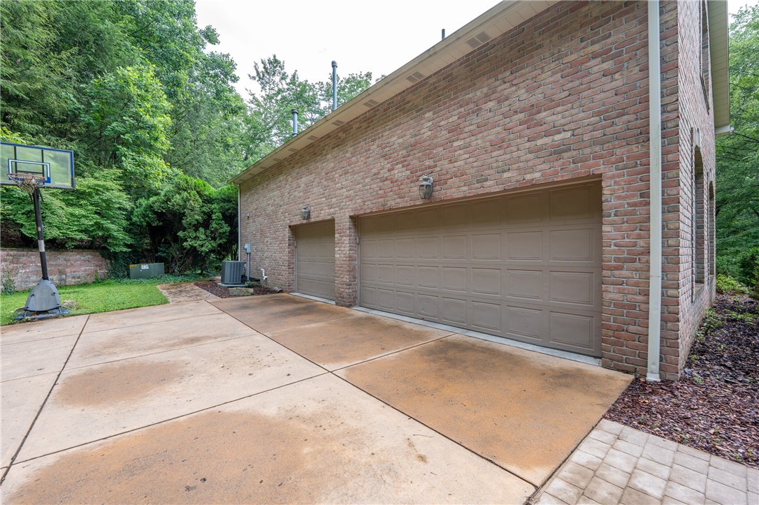 6002 Mason Dr