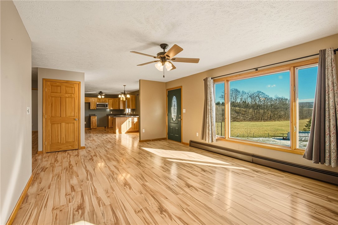 Summit Twp, Pennsylvania 15552, United States, 3 Bedrooms Bedrooms, ,1 BathroomBathrooms,Residential,Contingent,249822