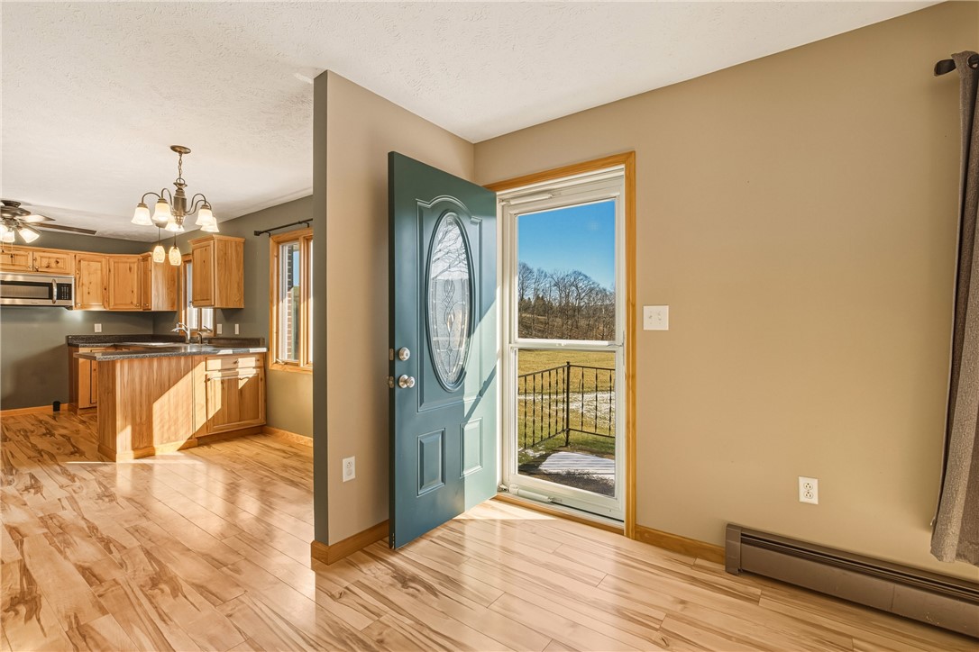 Summit Twp, Pennsylvania 15552, United States, 3 Bedrooms Bedrooms, ,1 BathroomBathrooms,Residential,Contingent,249822