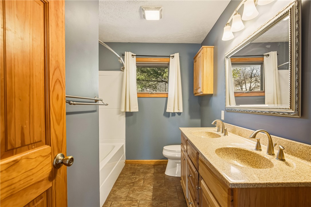 Summit Twp, Pennsylvania 15552, United States, 3 Bedrooms Bedrooms, ,1 BathroomBathrooms,Residential,Contingent,249822