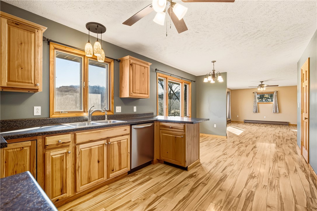 Summit Twp, Pennsylvania 15552, United States, 3 Bedrooms Bedrooms, ,1 BathroomBathrooms,Residential,Contingent,249822