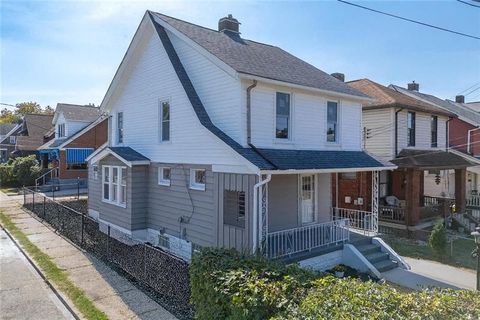 Photo of 7454 Fleming St, Pittsburgh, PA 15218 (MLS # 1725062)
