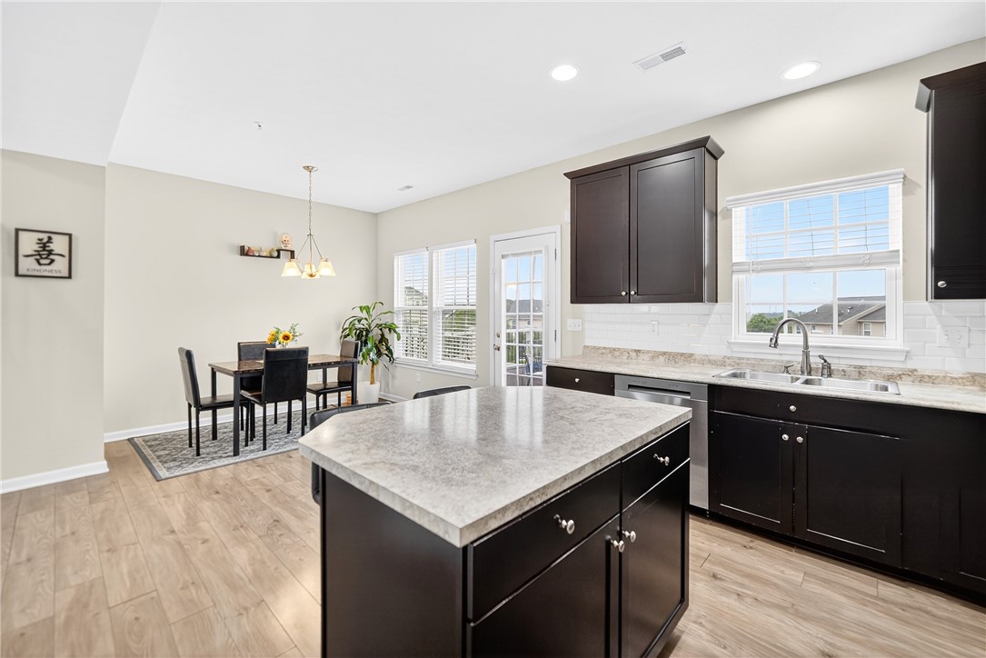 Carnegie, Pennsylvania 15106, United States, 3 Bedrooms Bedrooms, ,3 BathroomsBathrooms,Residential,Active,178280