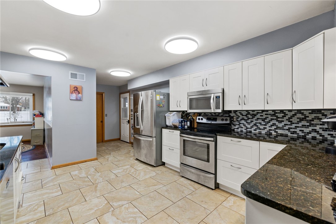 Neshannock Twp, Pennsylvania 16105, United States, 5 Bedrooms Bedrooms, ,4 BathroomsBathrooms,Residential,Active,6545