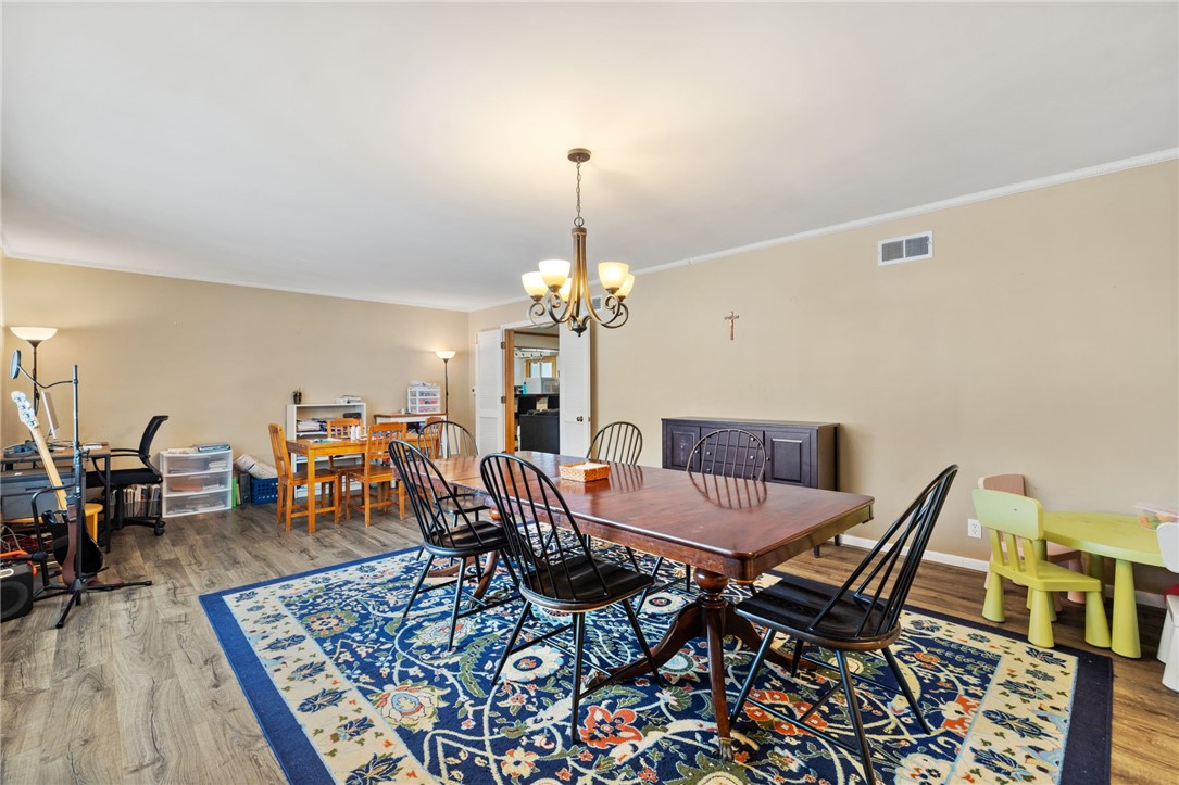 Neshannock Twp, Pennsylvania 16105, United States, 5 Bedrooms Bedrooms, ,4 BathroomsBathrooms,Residential,Active,6545