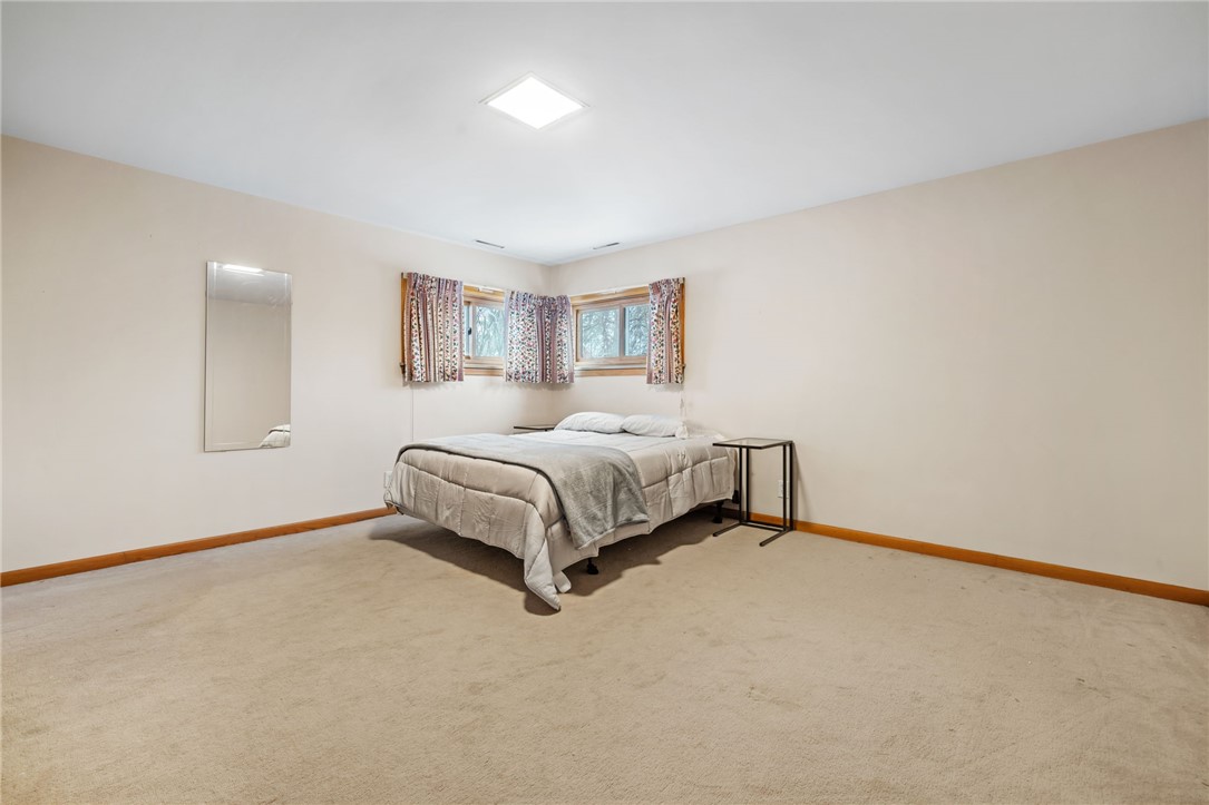 Neshannock Twp, Pennsylvania 16105, United States, 5 Bedrooms Bedrooms, ,4 BathroomsBathrooms,Residential,Active,6545