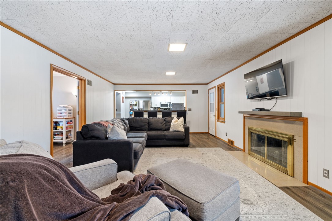 Neshannock Twp, Pennsylvania 16105, United States, 5 Bedrooms Bedrooms, ,4 BathroomsBathrooms,Residential,Active,6545