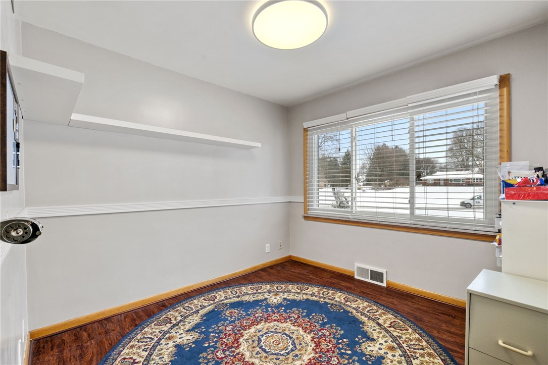 Neshannock Twp, Pennsylvania 16105, United States, 5 Bedrooms Bedrooms, ,4 BathroomsBathrooms,Residential,Active,6545