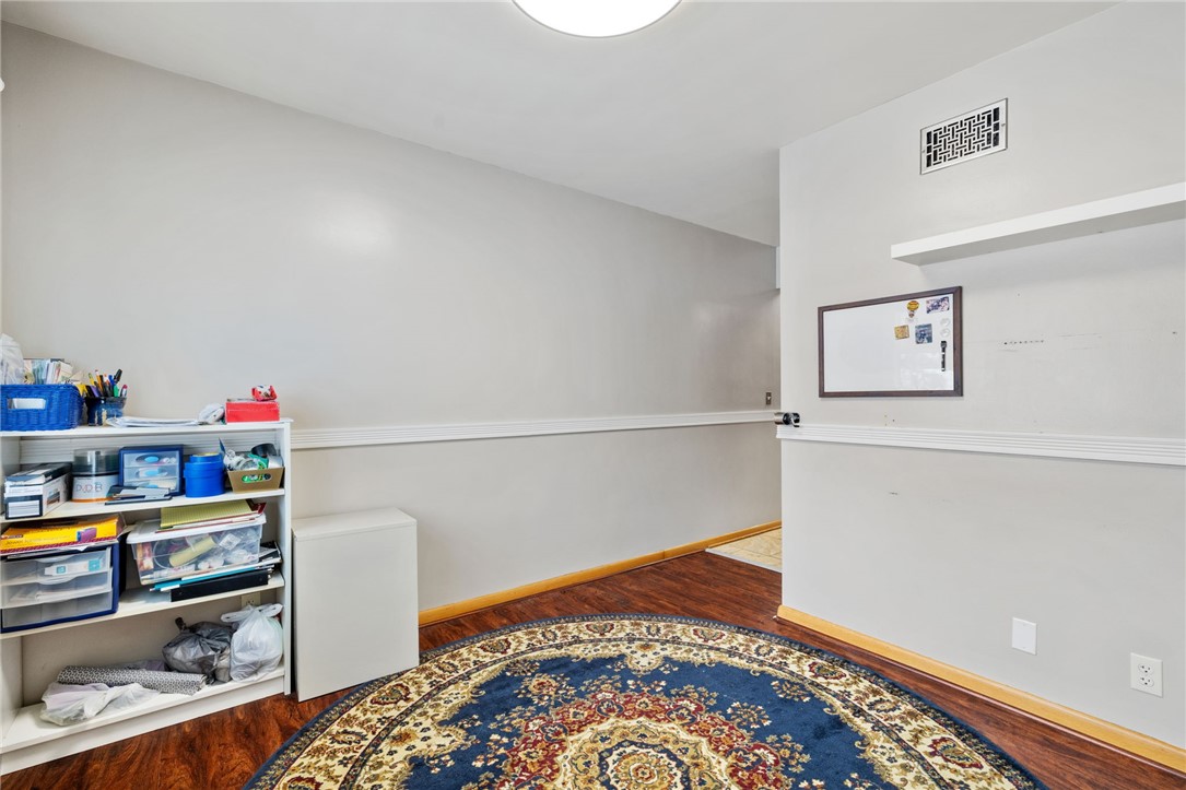 Neshannock Twp, Pennsylvania 16105, United States, 5 Bedrooms Bedrooms, ,4 BathroomsBathrooms,Residential,Active,6545