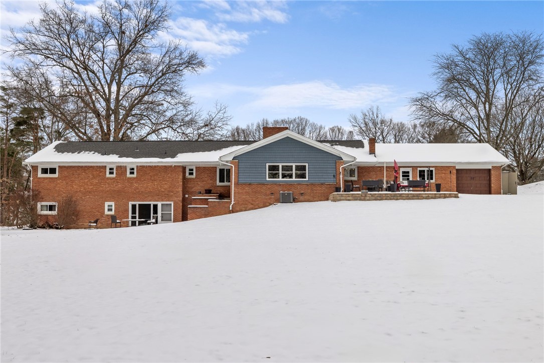 Neshannock Twp, Pennsylvania 16105, United States, 5 Bedrooms Bedrooms, ,4 BathroomsBathrooms,Residential,Active,6545