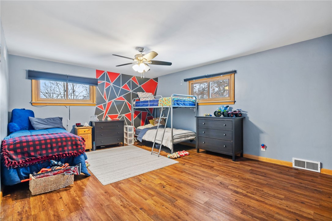 Neshannock Twp, Pennsylvania 16105, United States, 5 Bedrooms Bedrooms, ,4 BathroomsBathrooms,Residential,Active,6545