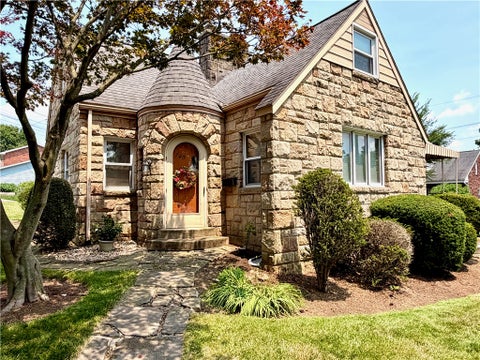 Homes For Sale - 740 James St St<br/> Westmoreland County, Latrobe, PA 15650