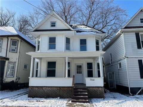 Photo for 704 Plum Street