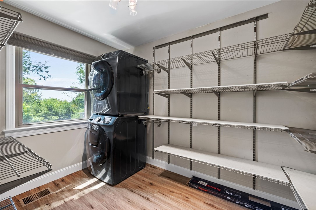 Moon/Crescent Twp, Pennsylvania 15108, United States, 4 Bedrooms Bedrooms, ,5 BathroomsBathrooms,Residential,Active,193537