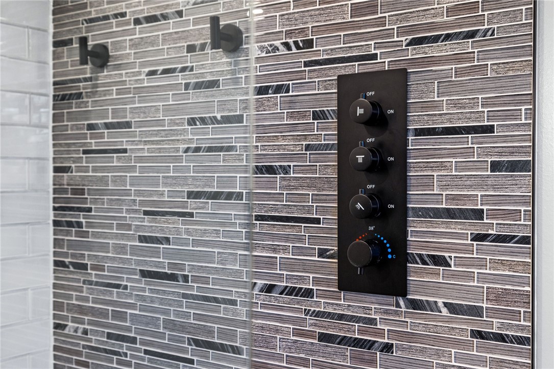 Moon/Crescent Twp, Pennsylvania 15108, United States, 4 Bedrooms Bedrooms, ,5 BathroomsBathrooms,Residential,Active,193537