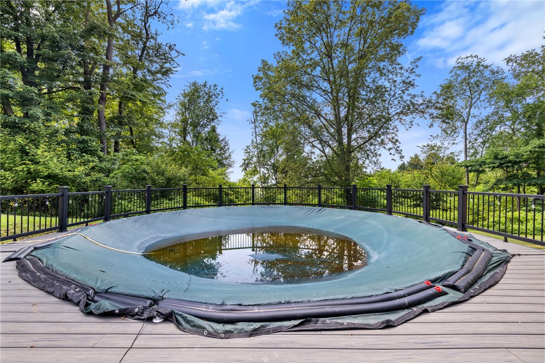 Moon/Crescent Twp, Pennsylvania 15108, United States, 4 Bedrooms Bedrooms, ,5 BathroomsBathrooms,Residential,Active,193537