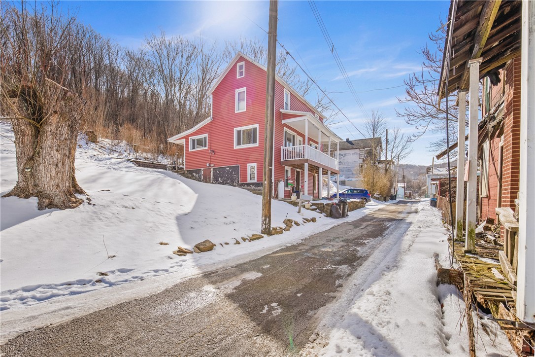 Johnstown, Pennsylvania 15909, United States, 3 Bedrooms Bedrooms, ,1 BathroomBathrooms,Residential,Contingent,78806