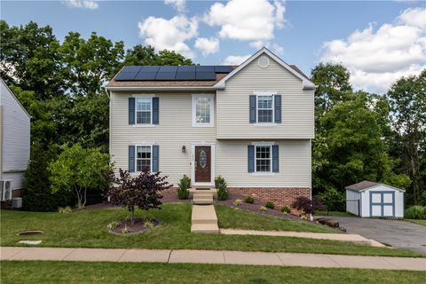 Photo of 422 Skylark Dr, Moon Twp, PA 15108 (MLS # 1756972)