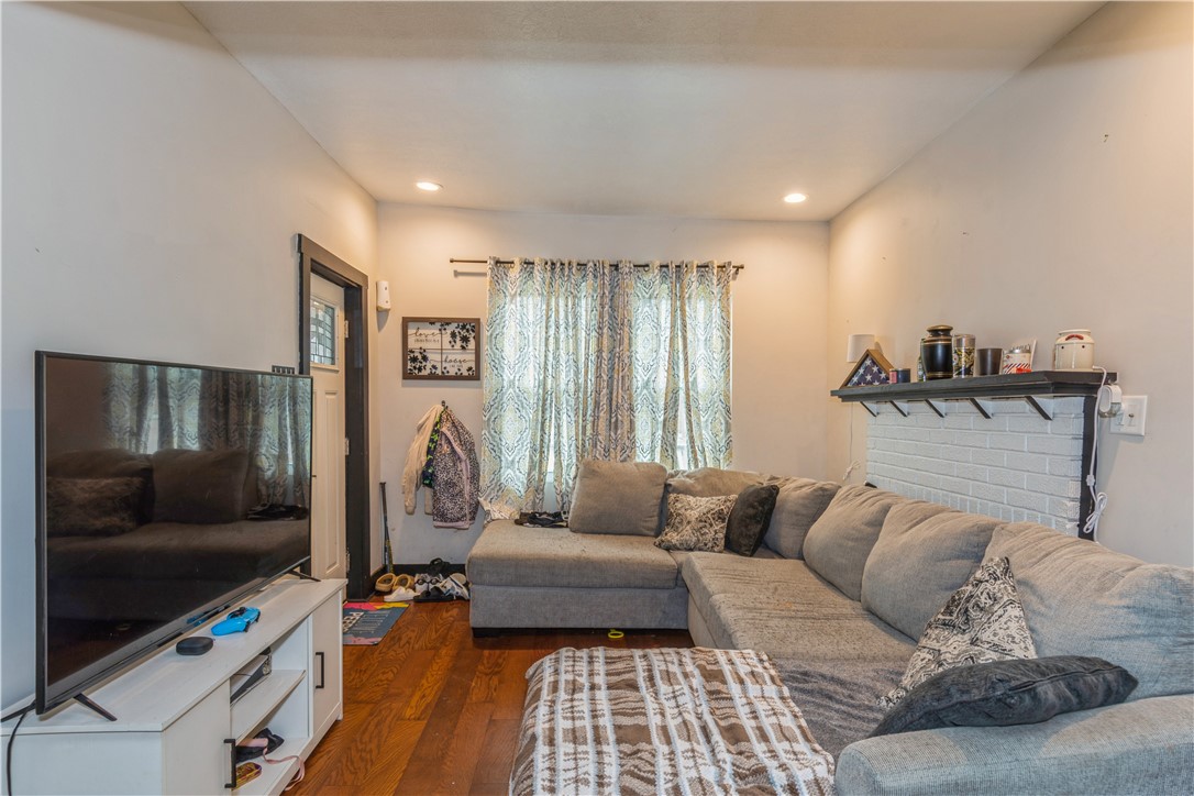 473 E 7th