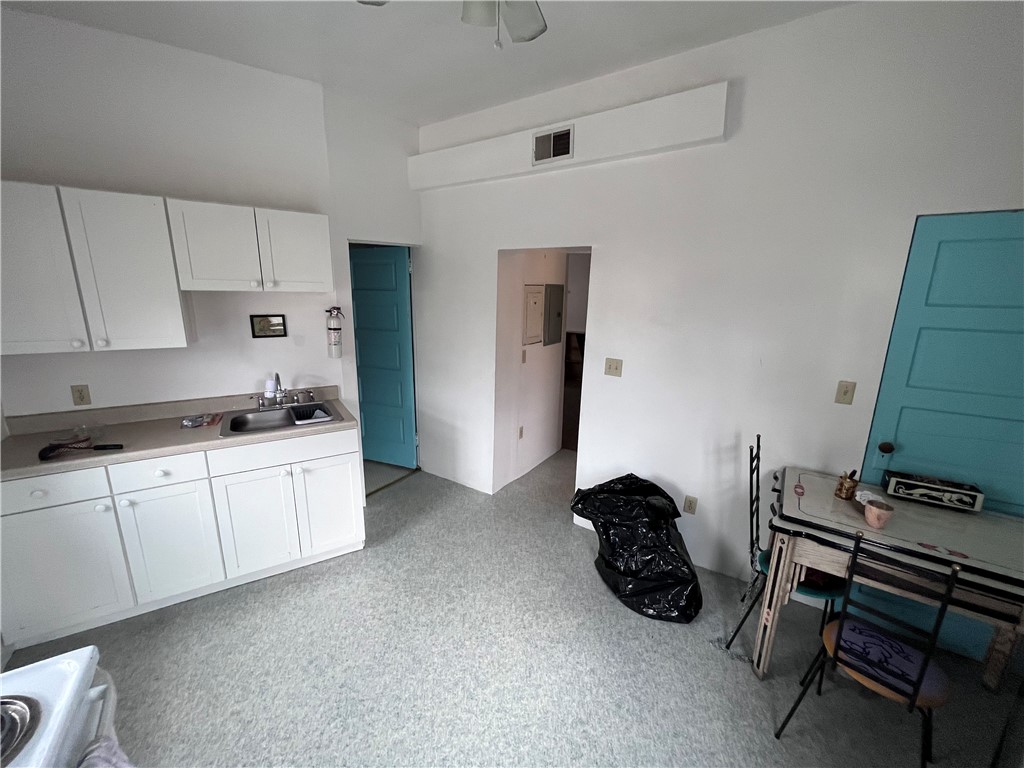 Bloomfield, Pennsylvania 15224, United States, 2 Bedrooms Bedrooms, ,1 BathroomBathrooms,Residential,Active,108852