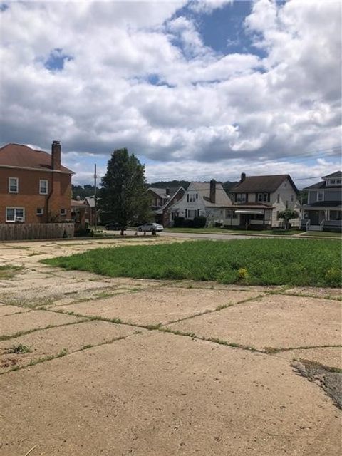 Photo of 913 23rd St, Aliquippa, PA 15001 (MLS # 1726937)